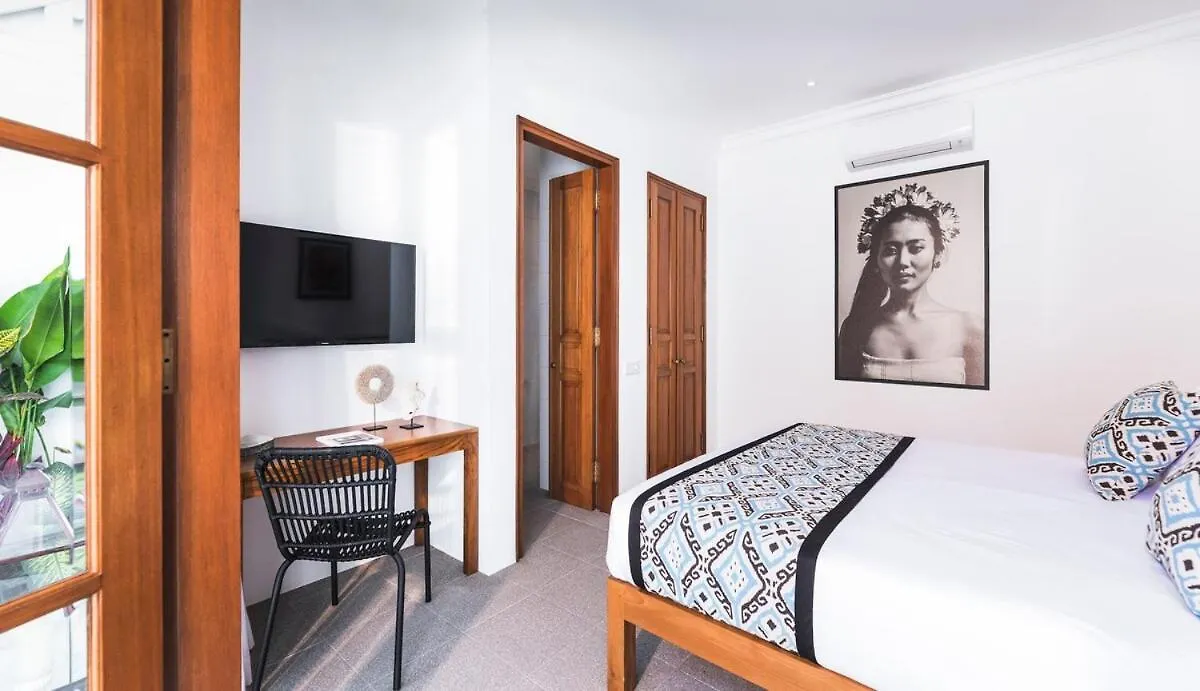 Villa Saro - Top Location Near Potato Head, Walk Everywhere! Seminyak