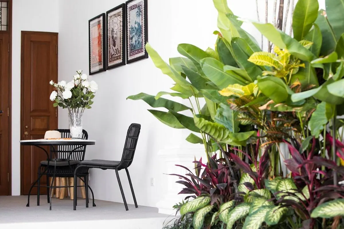 Vila Saro - Top Location Near Potato Head, Walk Everywhere! Seminyak